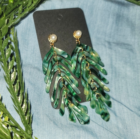 EARRINGS!!! - Picture 3 of 4